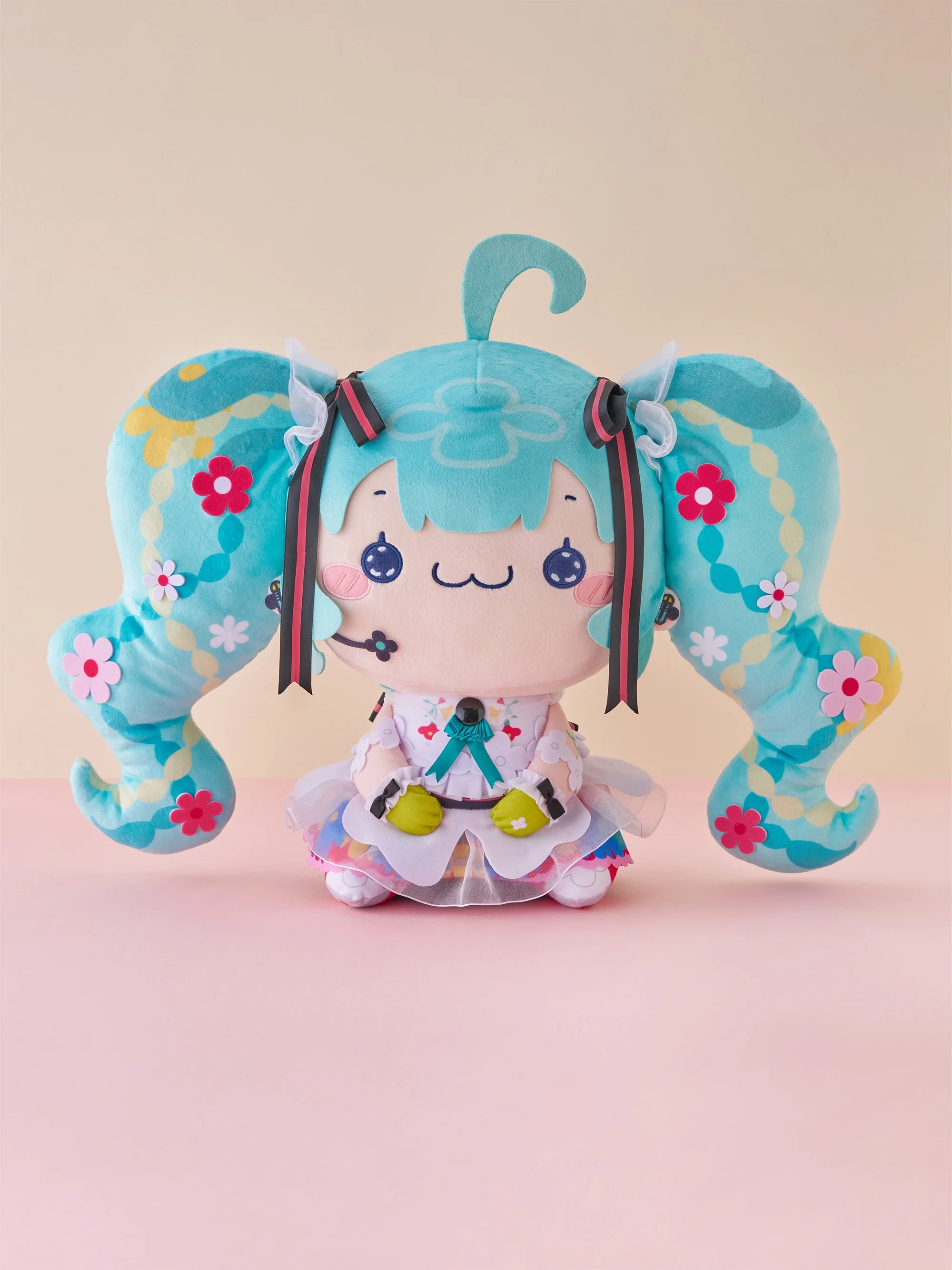 Miku BLOOMING LIVE TOUR 2025 design plush 1