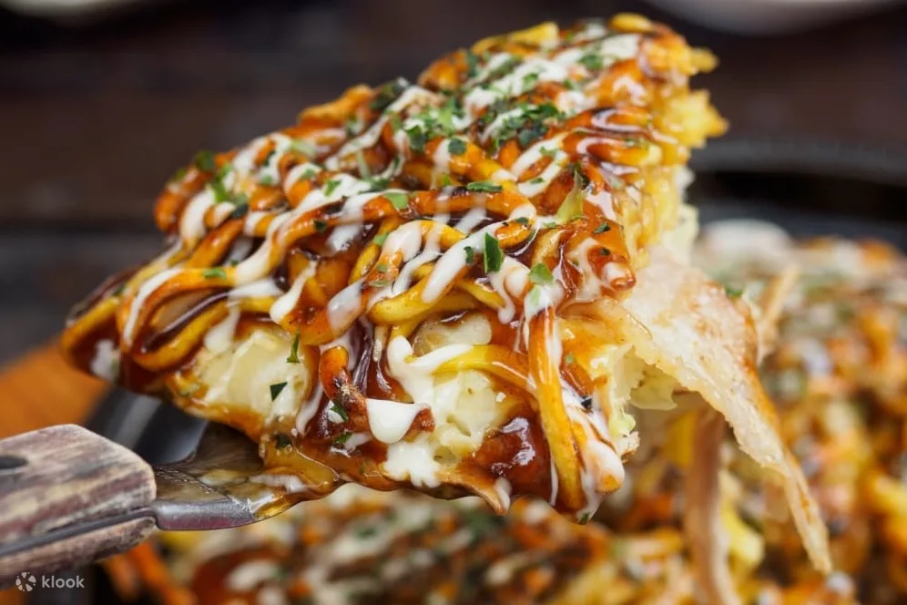 Osaka Okonomiyaki Adventure: Private Half-Day Tour & Tasting!