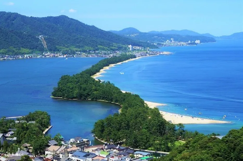 Explore Amanohashidate & Kayabuki No Sato: A Private Day Tour