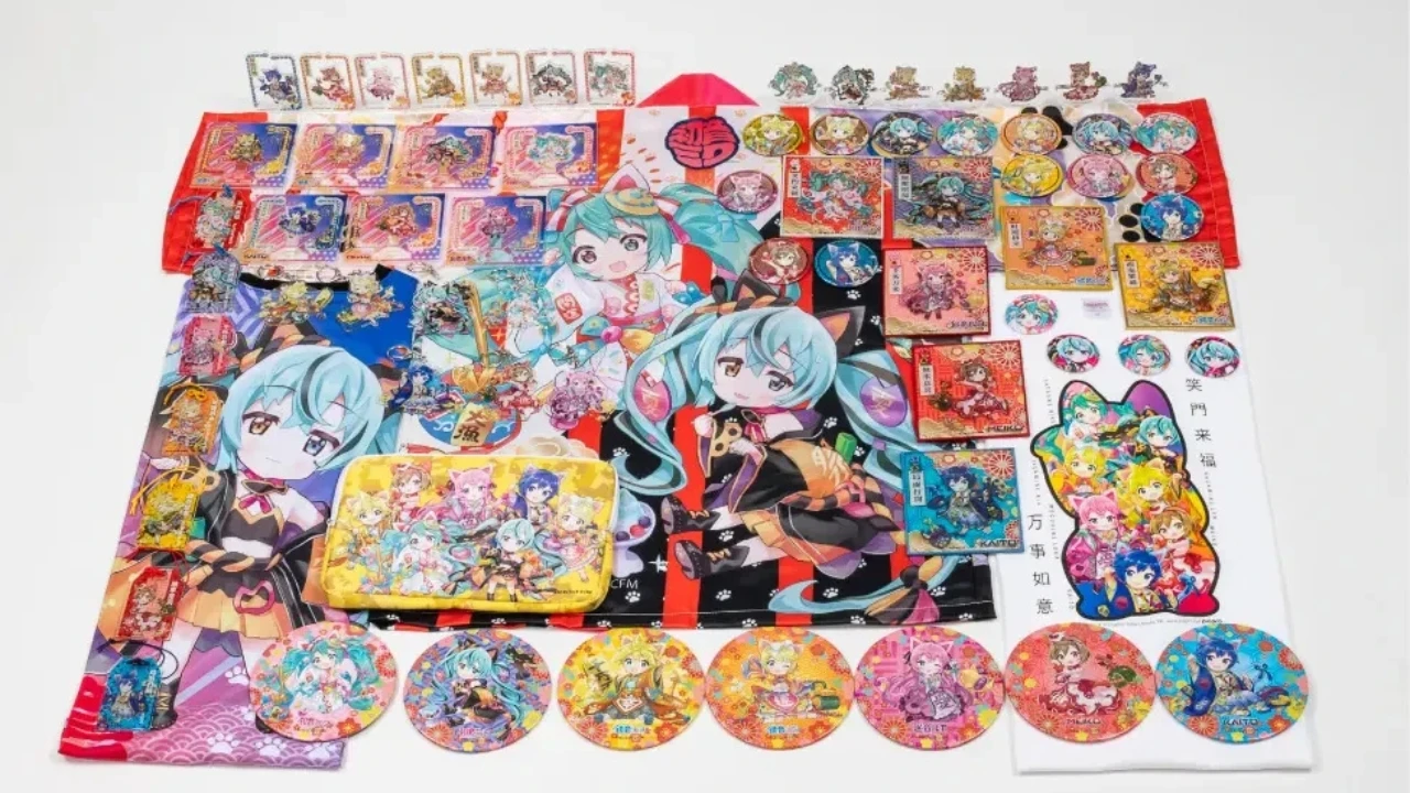 Hatsune Miku Maneki Neko merchandise