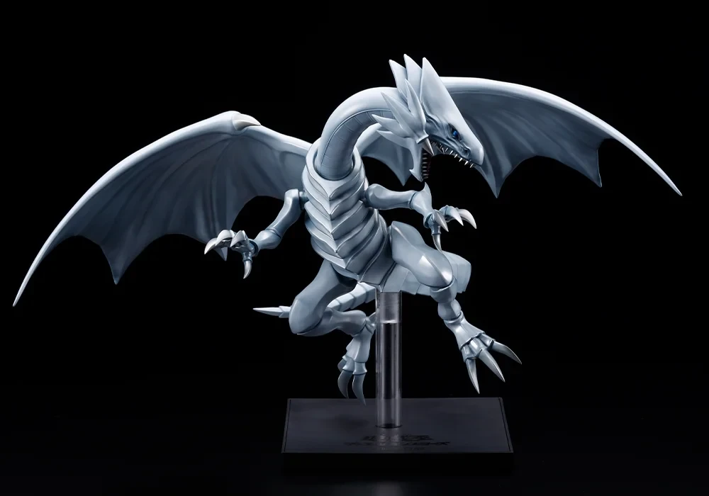Blue Eyes White Dragon figure 2