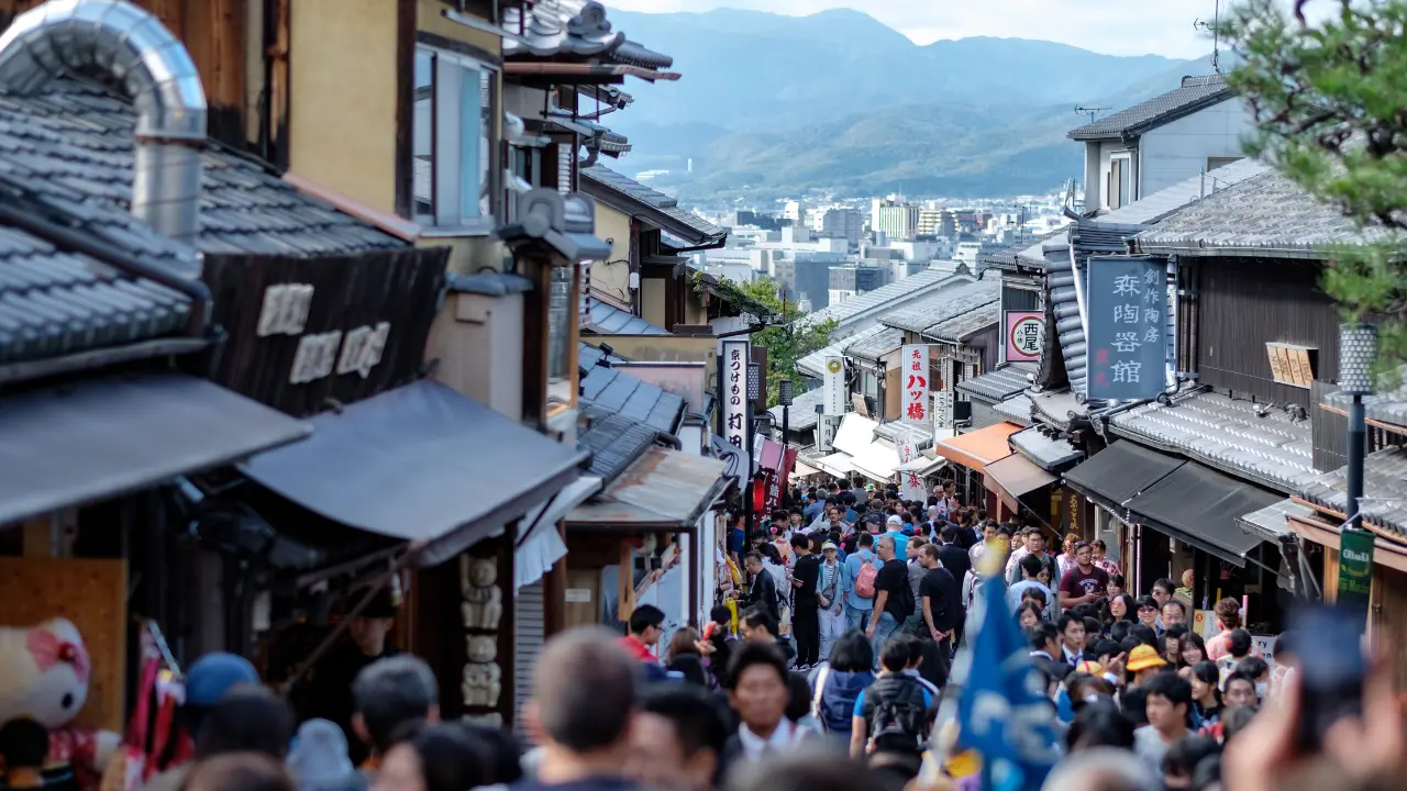 kyoto overtourism 1