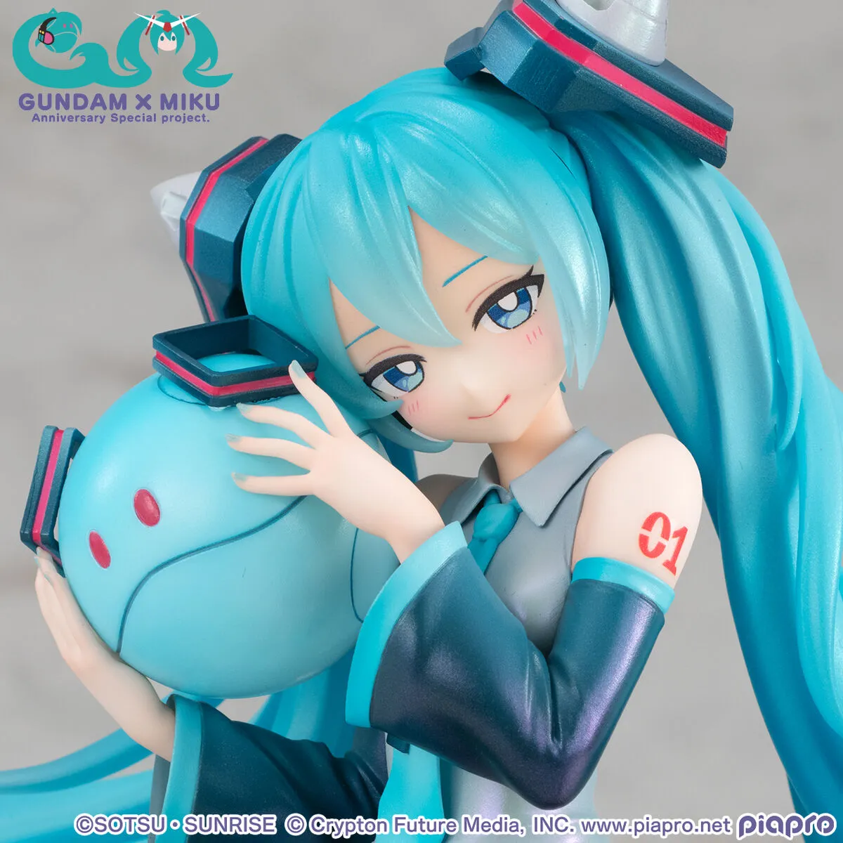 lucrea hatsune miku gundam 00 1
