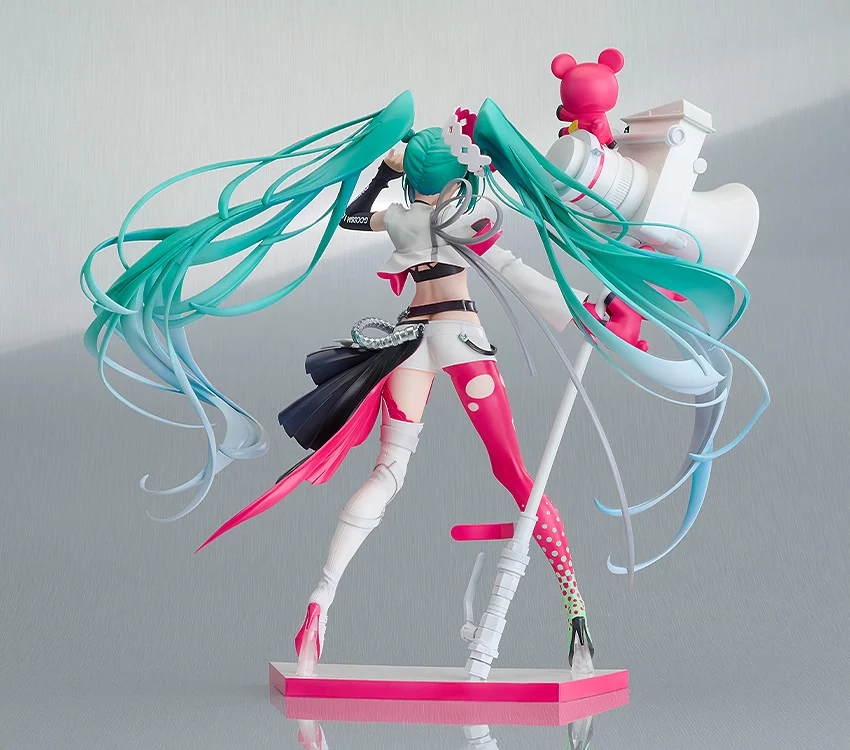 Racing Miku 2025 Ver hatsune miku statue 4