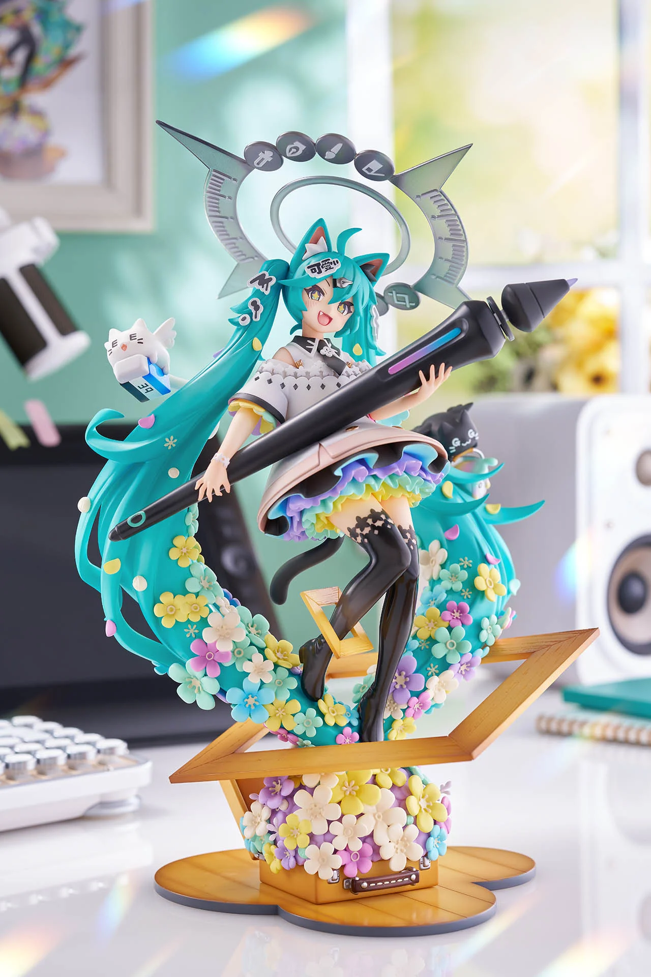 Hatsune Miku x Saito Naoki I made a Hatsune Miku figure Drawing version 17 scale figure 1