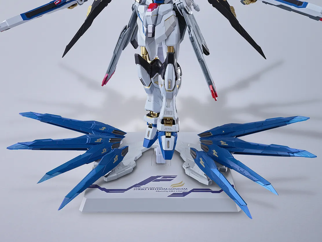 METAL BUILD Strike Freedom Gundam Revival Version 12