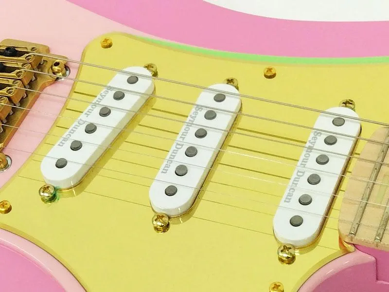 E STREAM Miku Custom SAKURA MIKU Edition guitar 3 (2)