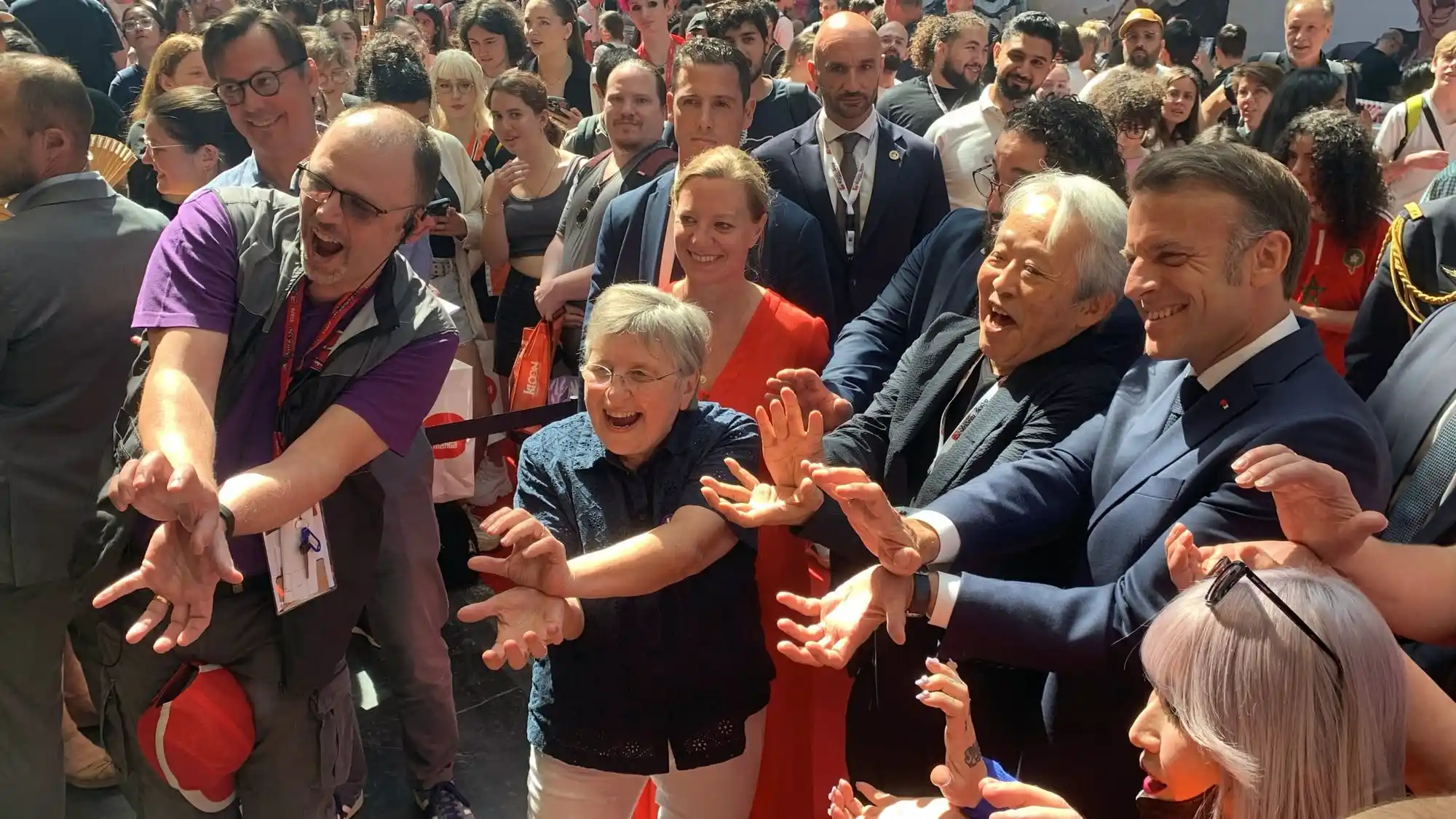 french president japan expo dragonball