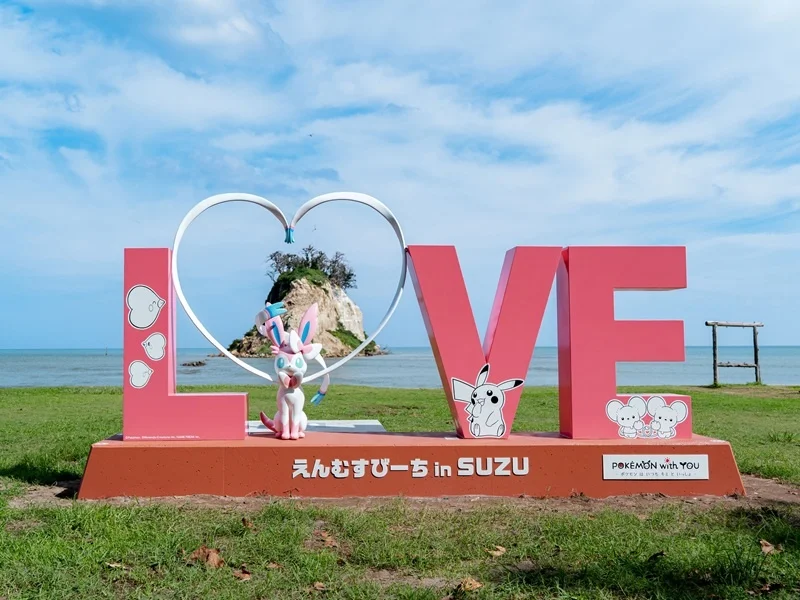 pokemon sylveon with love statue