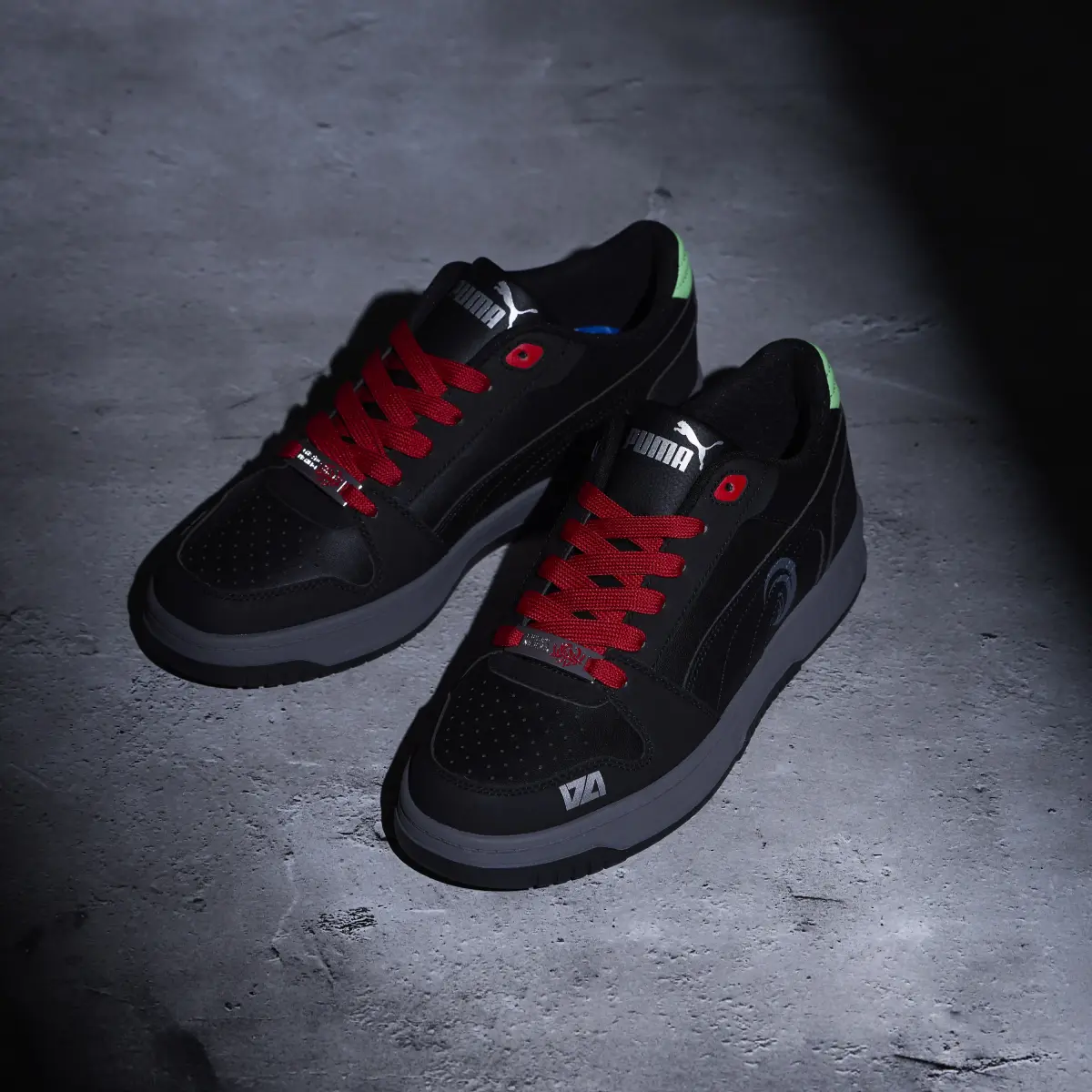 その他 LycorisPHOENIXWAN 2022 PLUS+ Lycoris Recoil's New PUMA Collab Features Sneakers Inspired by