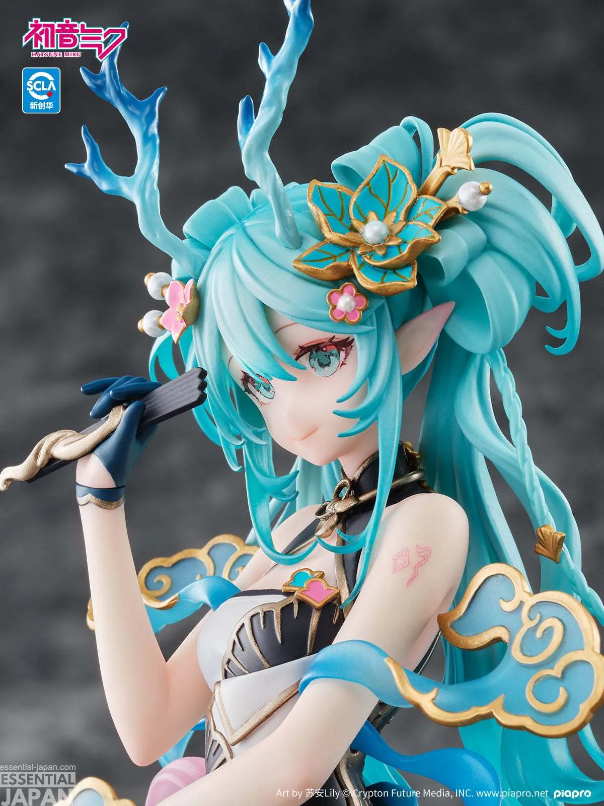 Hatsune Miku Qinglong Ver. 17 Scale Figure 2