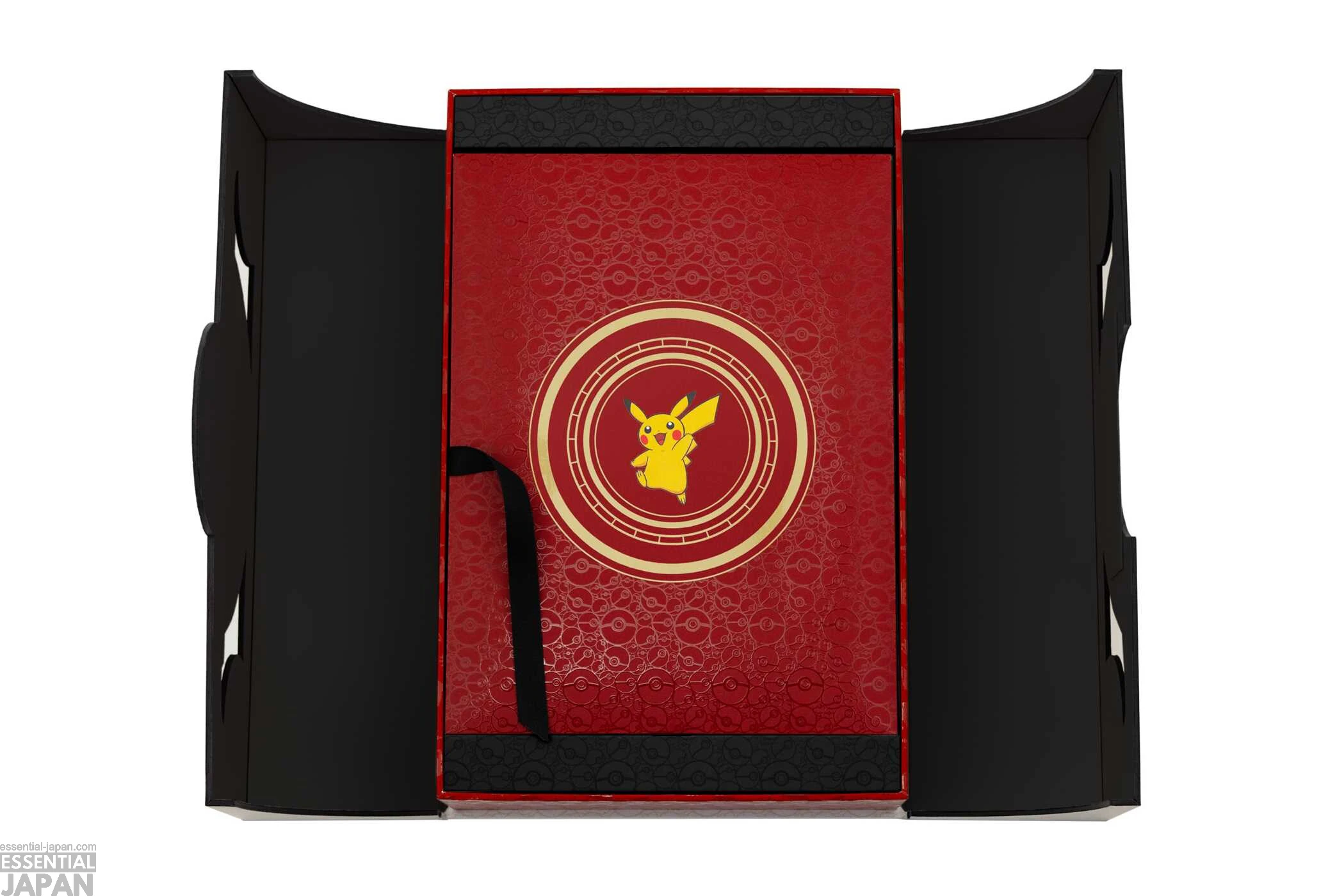 Pokémon Limited Edition 30th Anniversary Deluxe Character Guide 10