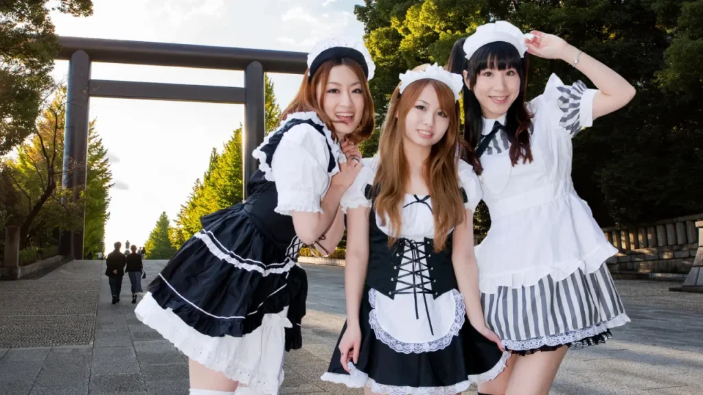 Yasukuni Shrine Officially Bans Cosplayers