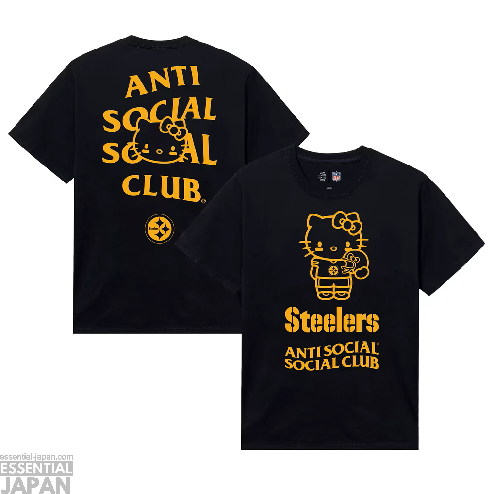 Hello Kitty x NFL Streetwear Collection 11