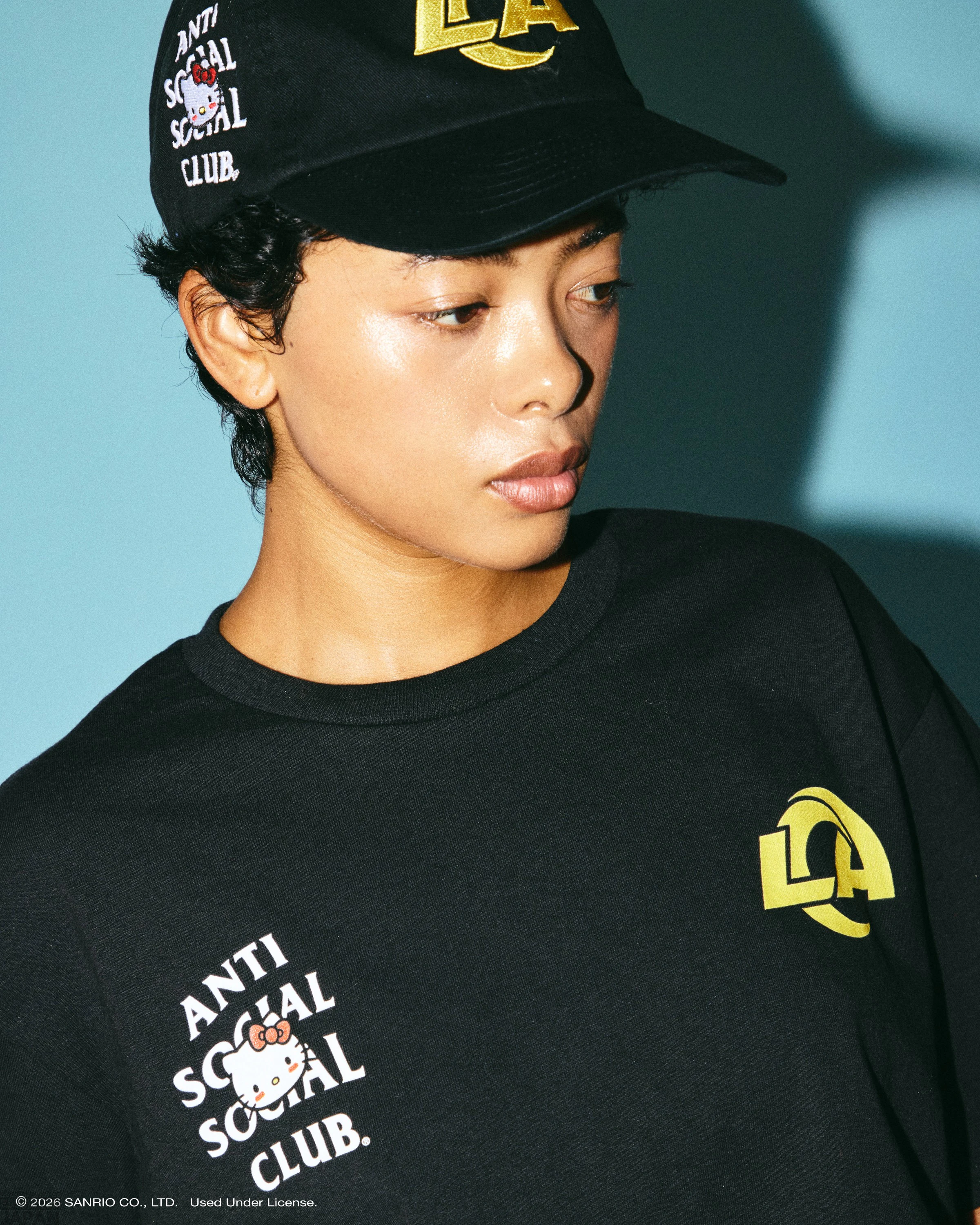 Hello Kitty x NFL Streetwear Collection 3