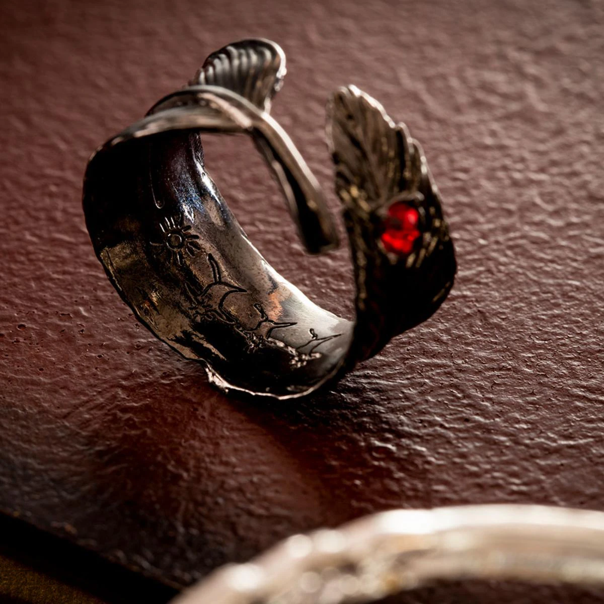 Howl's Black Feather Ring 3