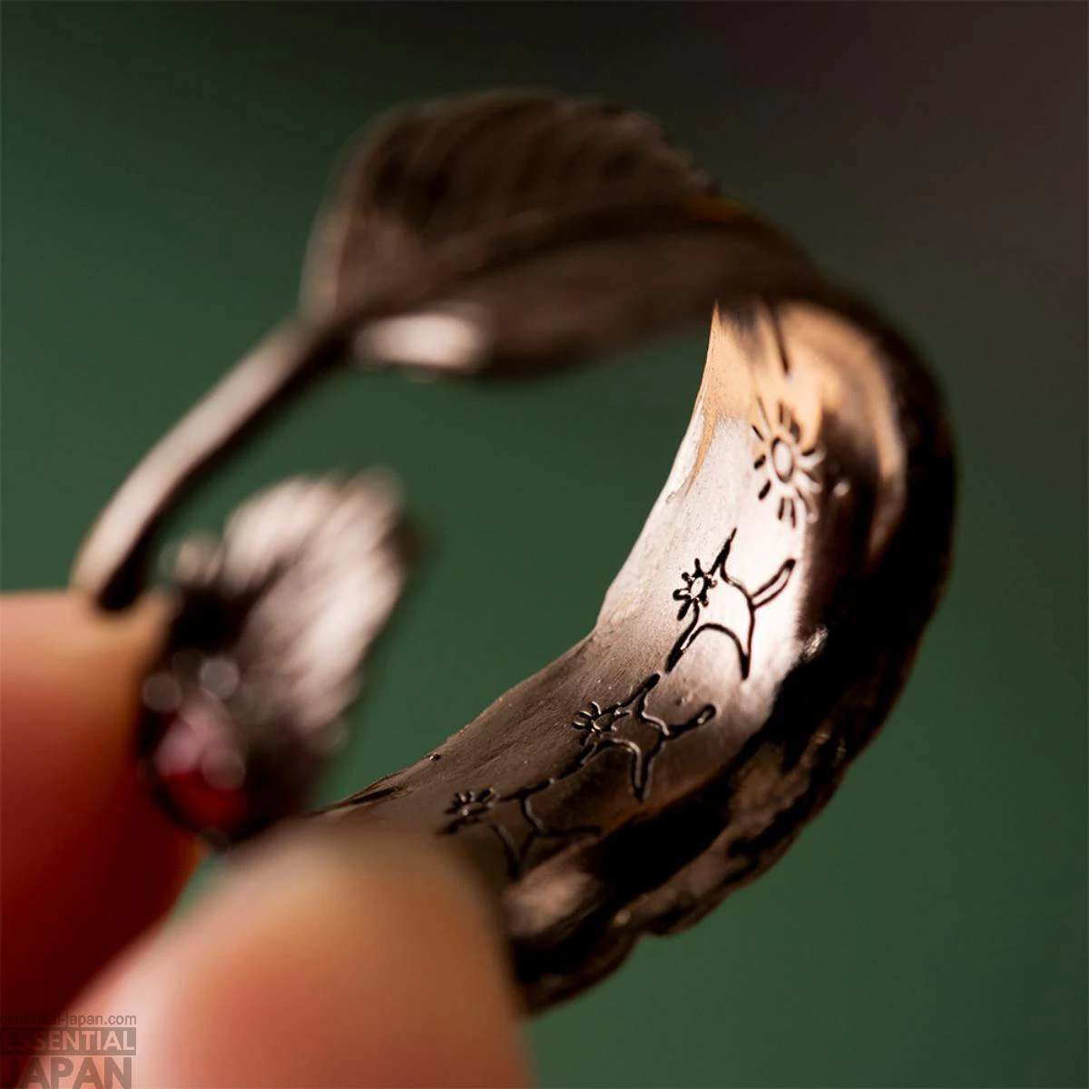 Howl's Black Feather Ring 5