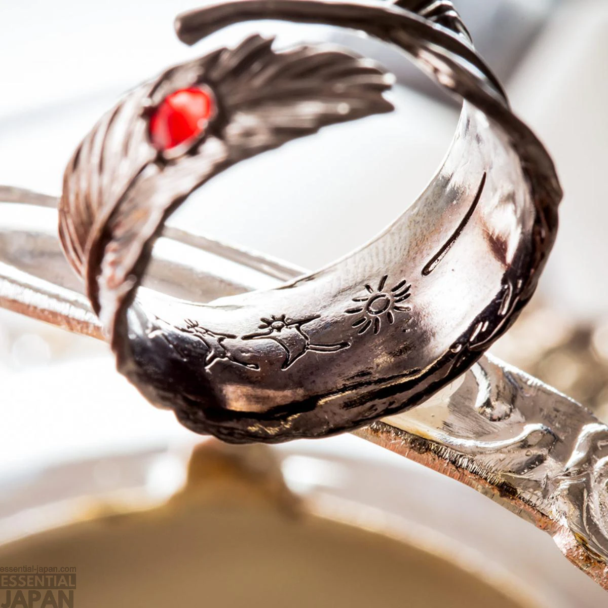 Howl's Black Feather Ring 6