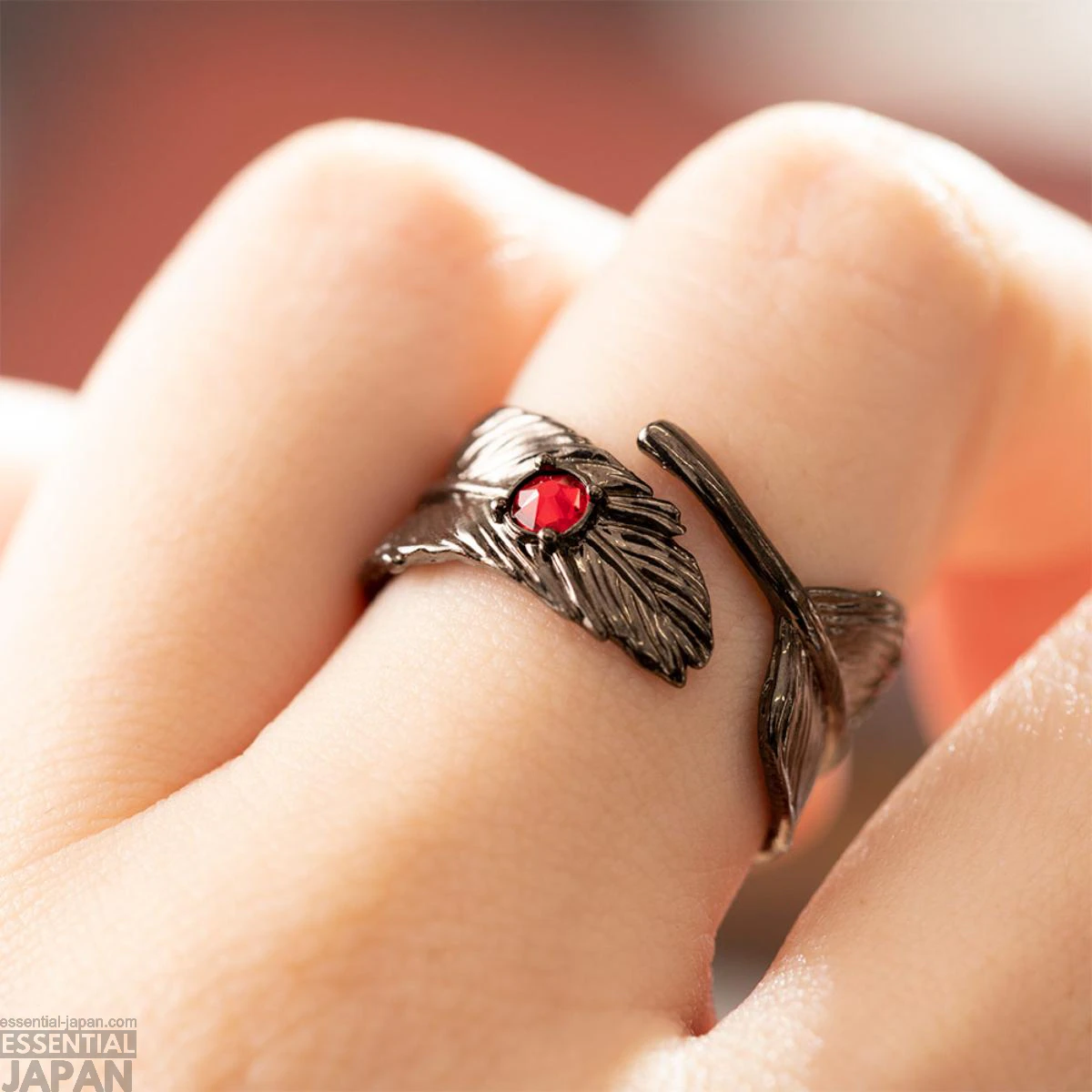 Howl's Black Feather Ring 8