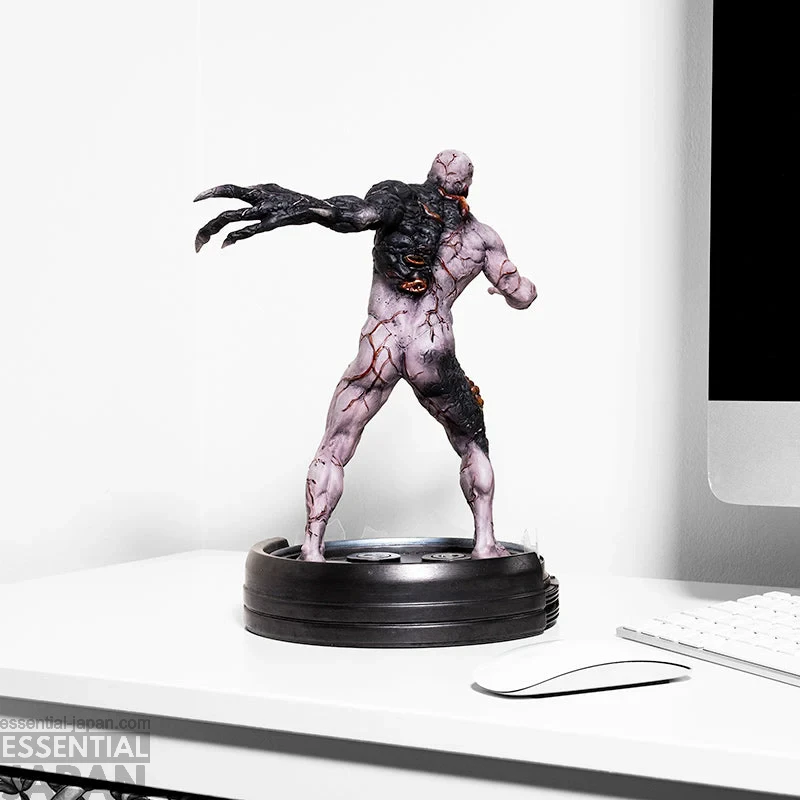 Resident Evil Tyrant Statue 8