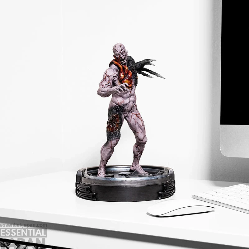 Resident Evil Tyrant Statue 9